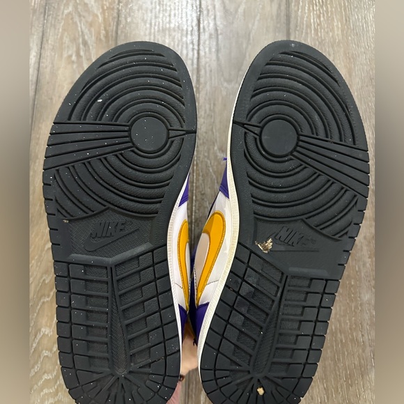 Jordon 1 High Fly Ease Shoes - Picture 15 of 16